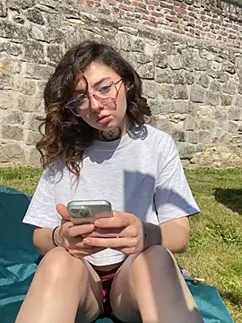 Snapshot of milou_xtx chatting on May 2026 02:00:01 PM milou xtx online show from May 2026 02:00:01 PM