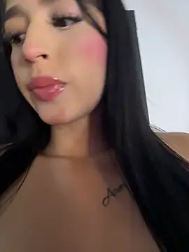Hannaa blondee online show from May 2026 11:43:02 PM