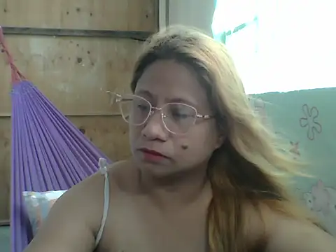 Snapshot of PinayChristine chatting on May 2026 02:20:02 AM PinayChristine online show from May 2026 02:20:02 AM