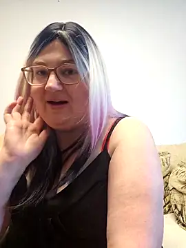 Snapshot of xXLunaBlissXx chatting on May 2026 07:17:01 AM xXLunaBlissXx online show from May 2026 07:17:01 AM