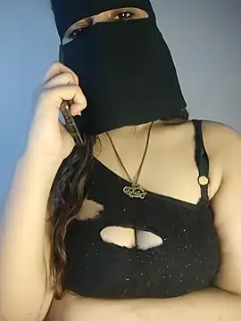 Snapshot of Yasmin_Oh chatting on July 2026 09:07:02 PM Yasmin Oh online show from July 2026 09:07:02 PM