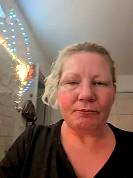 Snapshot of trippsgotlips chatting on May 2026 01:41:01 PM trippsgotlips online show from May 2026 01:41:01 PM