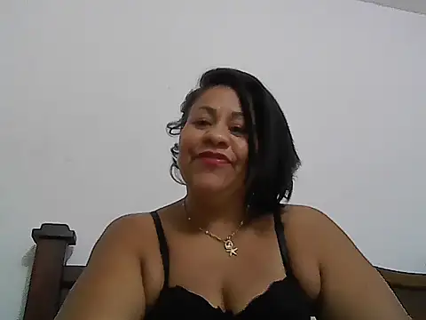 Snapshot of Veronica_missbigg chatting on May 2026 09:32:01 PM Veronica missbigg online show from May 2026 09:32:01 PM