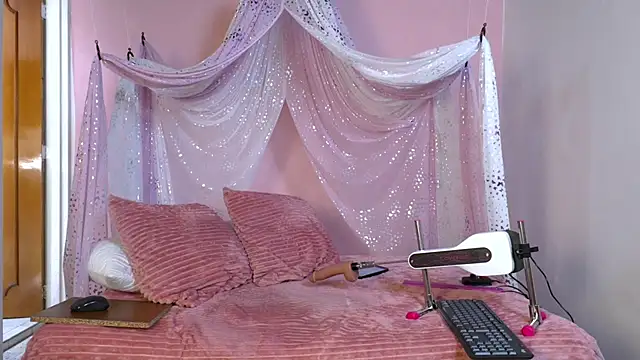 selene moretti online show from May 2026 06:13:01 PM