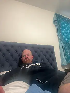 whitelioncody online show from April 2026 09:37:02 PM