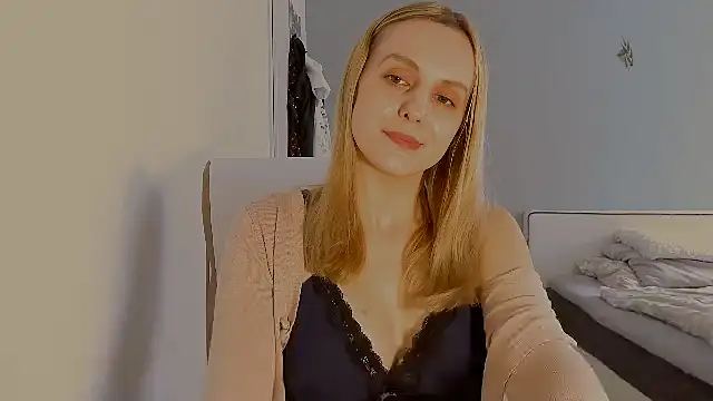 CutieLaura online show from April 2026 09:36:02 AM