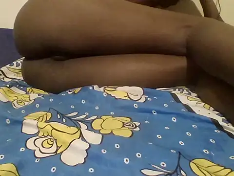 Snapshot of PetuniaAkAkea chatting on April 2026 08:25:02 PM PetuniaAkAkea online show from April 2026 08:25:02 PM