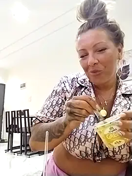 Snapshot of Exotic_ParisX chatting on April 2026 04:15:01 PM Exotic ParisX online show from April 2026 04:15:01 PM