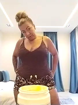 Snapshot of Exotic_ParisX chatting on April 2026 06:35:02 AM Exotic ParisX online show from April 2026 06:35:02 AM