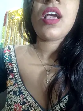 Snapshot of khushi_ji00 chatting on June 2026 06:40:01 PM khushi ji00 online show from June 2026 06:40:01 PM