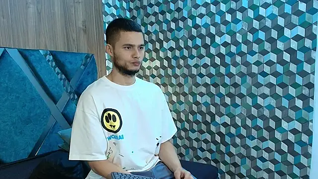 Joaho Fernandez online show from July 2026 08:00:01 PM