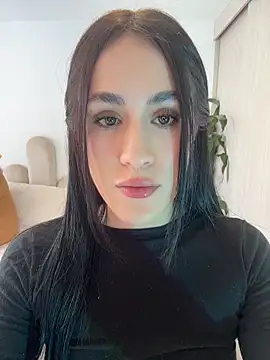 Snapshot of SerenaFox_ chatting on May 2026 06:24:01 PM SerenaFox online show from May 2026 06:24:01 PM