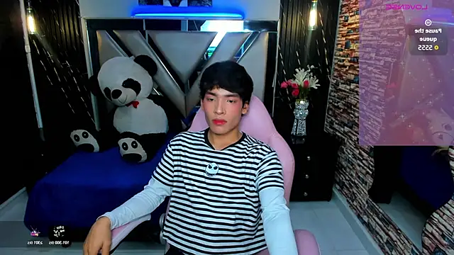 IsaacNovaa online show from March 2026 01:06:01 PM