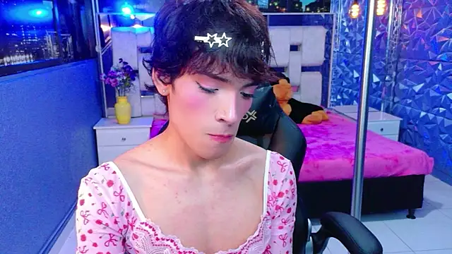 Snapshot of IsaacNovaa chatting on June 2026 01:28:02 AM IsaacNovaa online show from June 2026 01:28:02 AM
