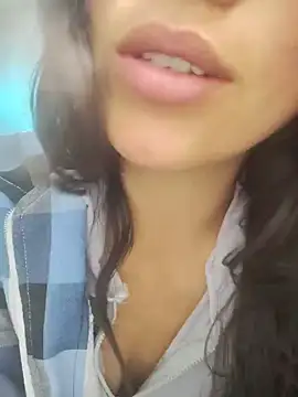 Snapshot of Gema-_3 chatting on August 2026 11:28:02 PM Gema- 3 online show from August 2026 11:28:02 PM