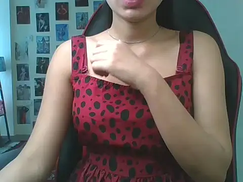 Snapshot of sweety_gaur chatting on April 2026 05:04:02 AM sweety gaur online show from April 2026 05:04:02 AM