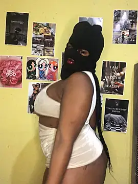 Snapshot of HornyMysteryx chatting on April 2026 11:22:02 PM HornyMysteryx online show from April 2026 11:22:02 PM