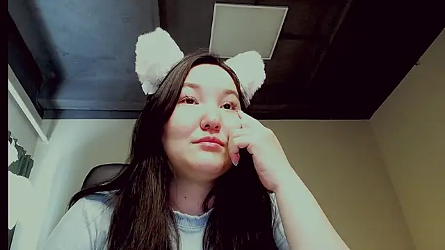 Snapshot of CamilaMartiez chatting on May 2026 01:17:02 PM CamilaMartiez online show from May 2026 01:17:02 PM