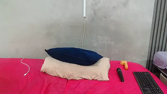 kinkynaghty online show from May 2026 10:48:01 PM