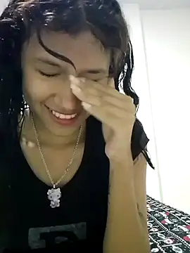 Yi Uzi online show from May 2026 10:50:03 PM