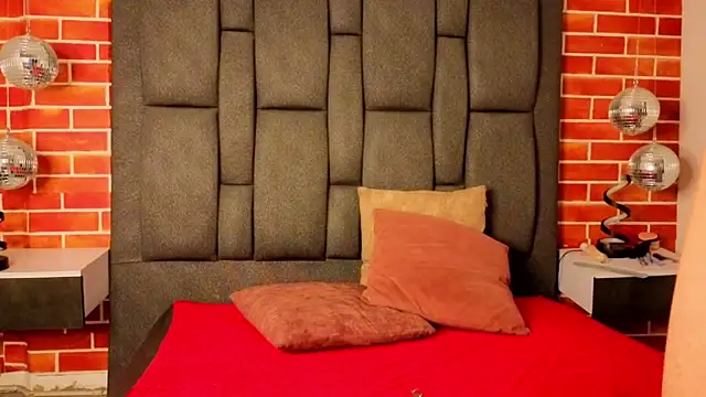 luxuryheavenn online show from March 2026 06:51:02 PM