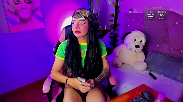 Snapshot of demony_deadboy chatting on April 2026 07:47:01 AM demony deadboy online show from April 2026 07:47:01 AM