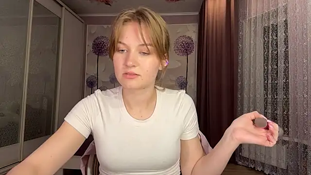 AnnPink online show from March 2026 05:18:02 PM