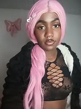 Snapshot of KatyBelle_ chatting on April 2026 01:32:01 AM KatyBelle online show from April 2026 01:32:01 AM