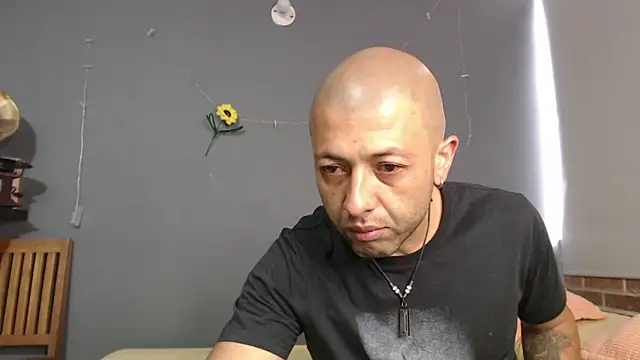Snapshot of _bonnie_and_clyde chatting on May 2026 08:17:02 PM bonnie and clyde online show from May 2026 08:17:02 PM