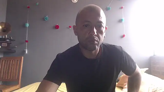 Snapshot of _bonnie_and_clyde chatting on May 2026 10:00:02 PM bonnie and clyde online show from May 2026 10:00:02 PM