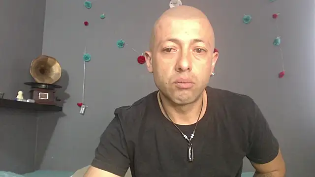 Snapshot of _bonnie_and_clyde chatting on June 2026 08:46:01 PM bonnie and clyde online show from June 2026 08:46:01 PM