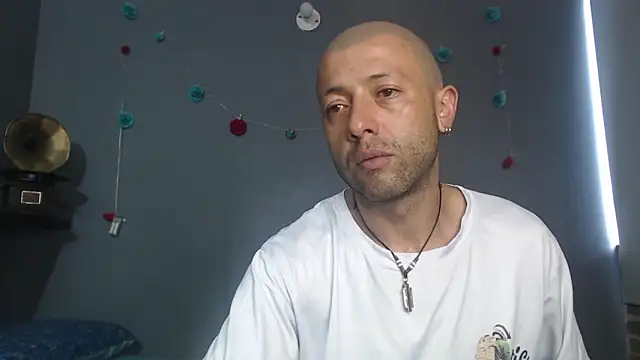 Snapshot of _bonnie_and_clyde chatting on June 2026 10:10:01 PM bonnie and clyde online show from June 2026 10:10:01 PM
