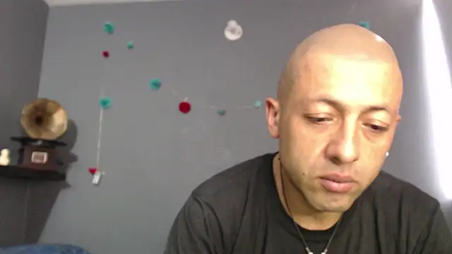 Snapshot of _bonnie_and_clyde chatting on June 2026 07:37:01 PM bonnie and clyde online show from June 2026 07:37:01 PM