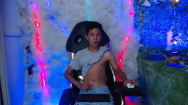 camilo hott3 online show from March 2026 09:09:02 PM