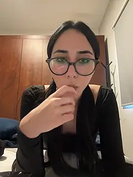 juliacosta online show from April 2026 07:11:02 PM