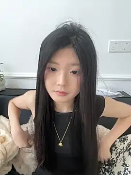 YouMi18 online show from April 2026 03:51:01 AM