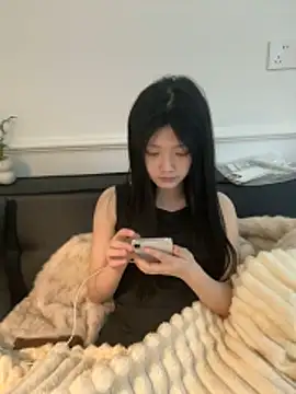 YouMi18 online show from April 2026 12:58:02 PM