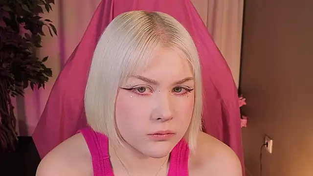 mollieluv online show from March 2026 09:36:01 PM