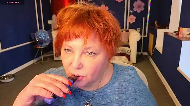 Kira Kingslee online show from April 2026 12:11:02 PM