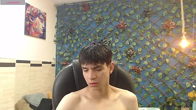 Snapshot of maxim_rod chatting on April 2026 04:13:02 AM maxim rod online show from April 2026 04:13:02 AM
