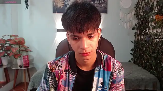 Snapshot of maxim_rod chatting on May 2026 01:07:01 PM maxim rod online show from May 2026 01:07:01 PM