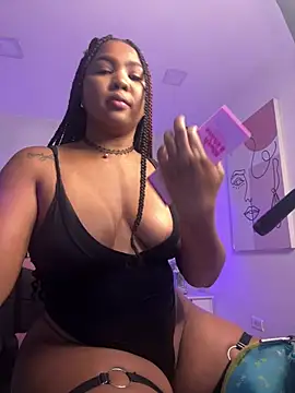 Snapshot of madisoncurt_ chatting on May 2026 11:49:02 AM madisoncurt online show from May 2026 11:49:02 AM