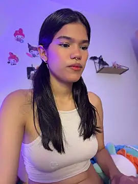 Snapshot of Emycarver09_ chatting on May 2026 12:45:02 PM Emycarver09 online show from May 2026 12:45:02 PM