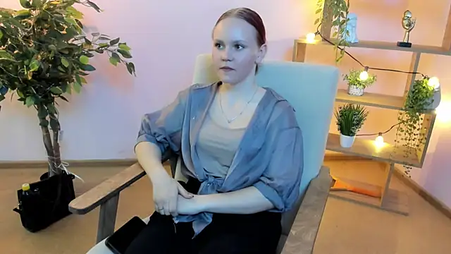 Snapshot of CharlaFenbert chatting on March 2026 09:20:01 AM CharlaFenbert online show from March 2026 09:20:01 AM