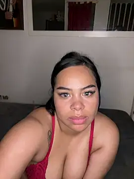 Snapshot of lunaa_love chatting on May 2026 11:01:04 PM lunaa love online show from May 2026 11:01:04 PM