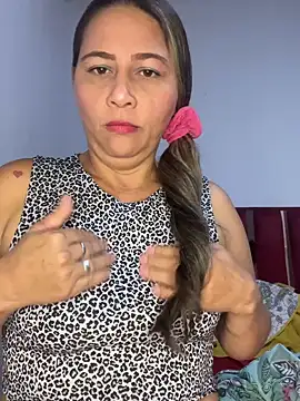 Snapshot of _violeta_99 chatting on May 2026 08:40:02 PM violeta 99 online show from May 2026 08:40:02 PM