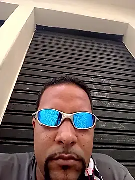 Tomajek95 online show from April 2026 04:37:02 PM