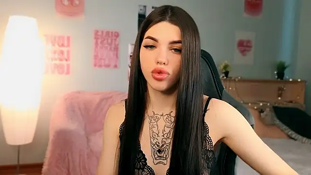 Snapshot of molly_rettyy chatting on May 2026 04:20:02 AM molly rettyy online show from May 2026 04:20:02 AM