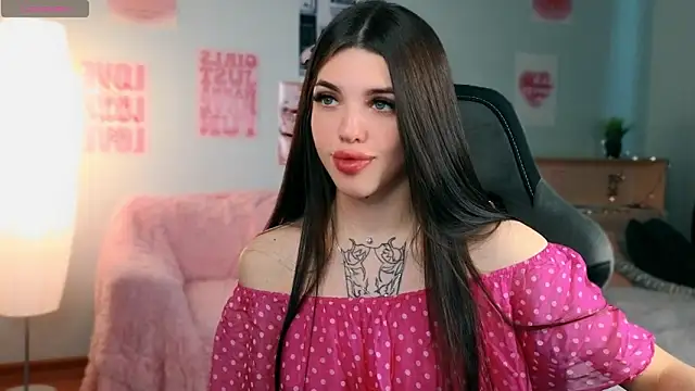 Snapshot of molly_rettyy chatting on May 2026 04:18:01 AM molly rettyy online show from May 2026 04:18:01 AM