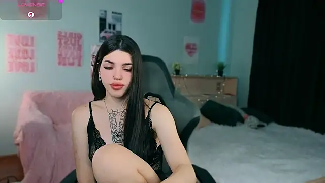 Snapshot of molly_rettyy chatting on July 2026 04:05:02 AM molly rettyy online show from July 2026 04:05:02 AM
